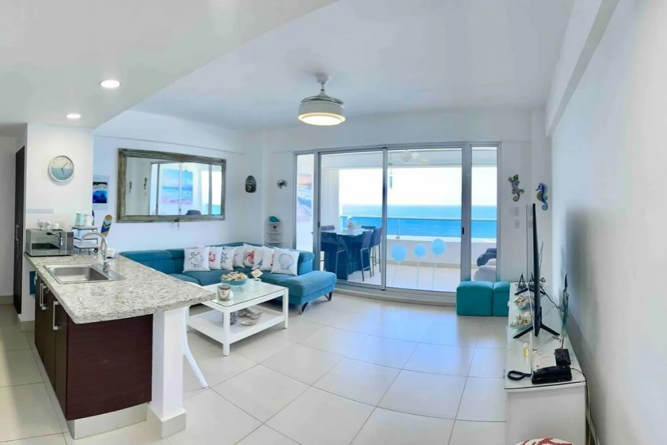 Cozy Beach Condo Great Views Guayacanes